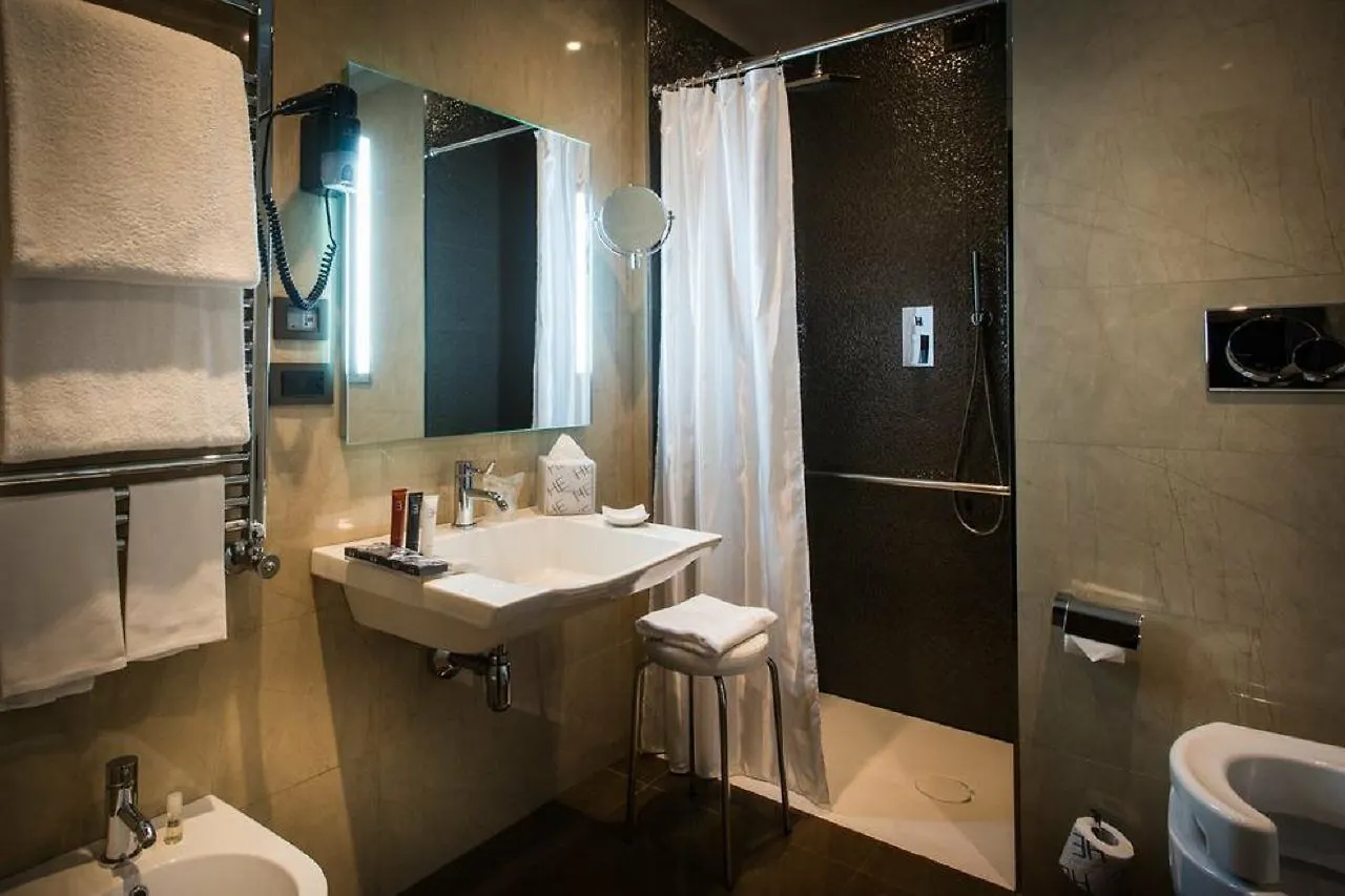 **** Szálloda Uptown Palace Milánó Olaszország