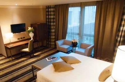 Uptown Palace Milano 4*,  İtalya