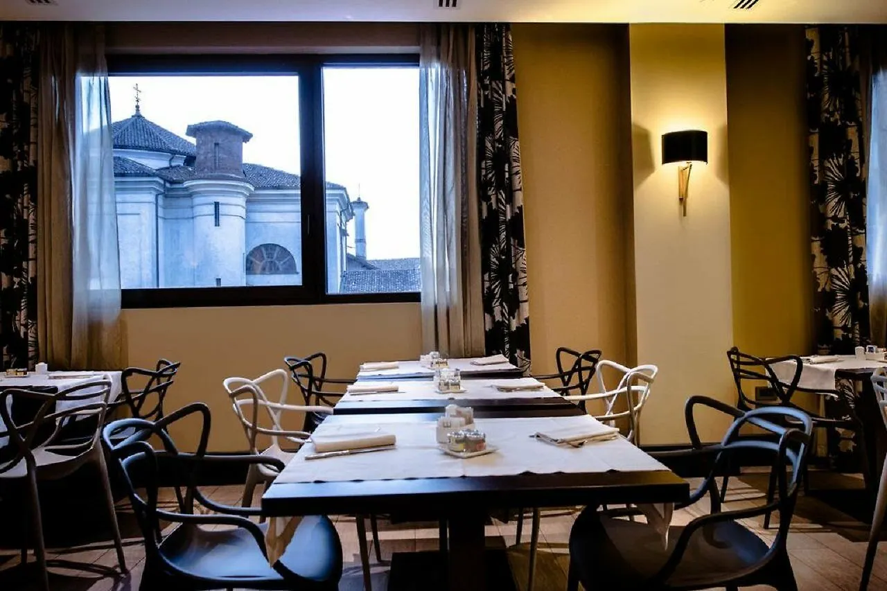 **** Hotel Uptown Palace Mediolan Włochy